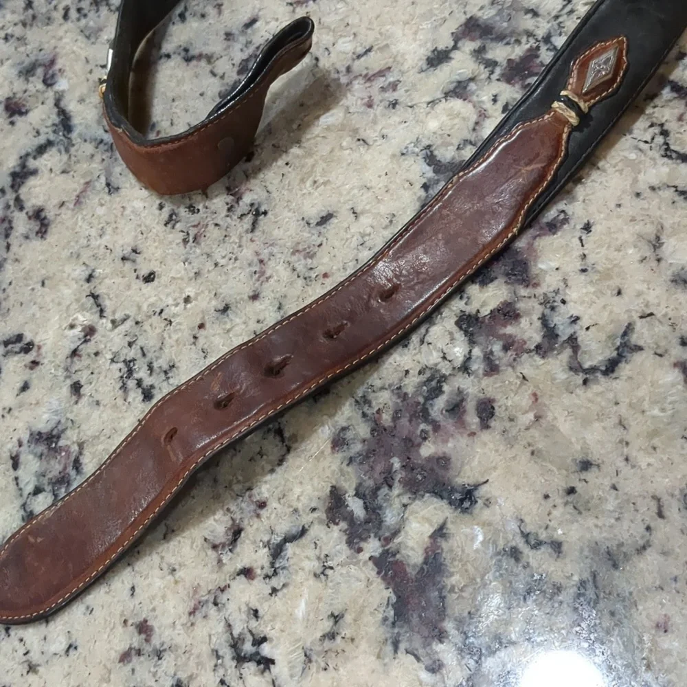 Justin Boots Silver Concho Rawhide Leather Belt - Picture 2 of 6